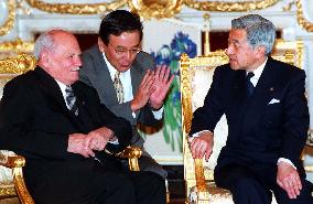 Hungarian president meets with Emperor Akihito